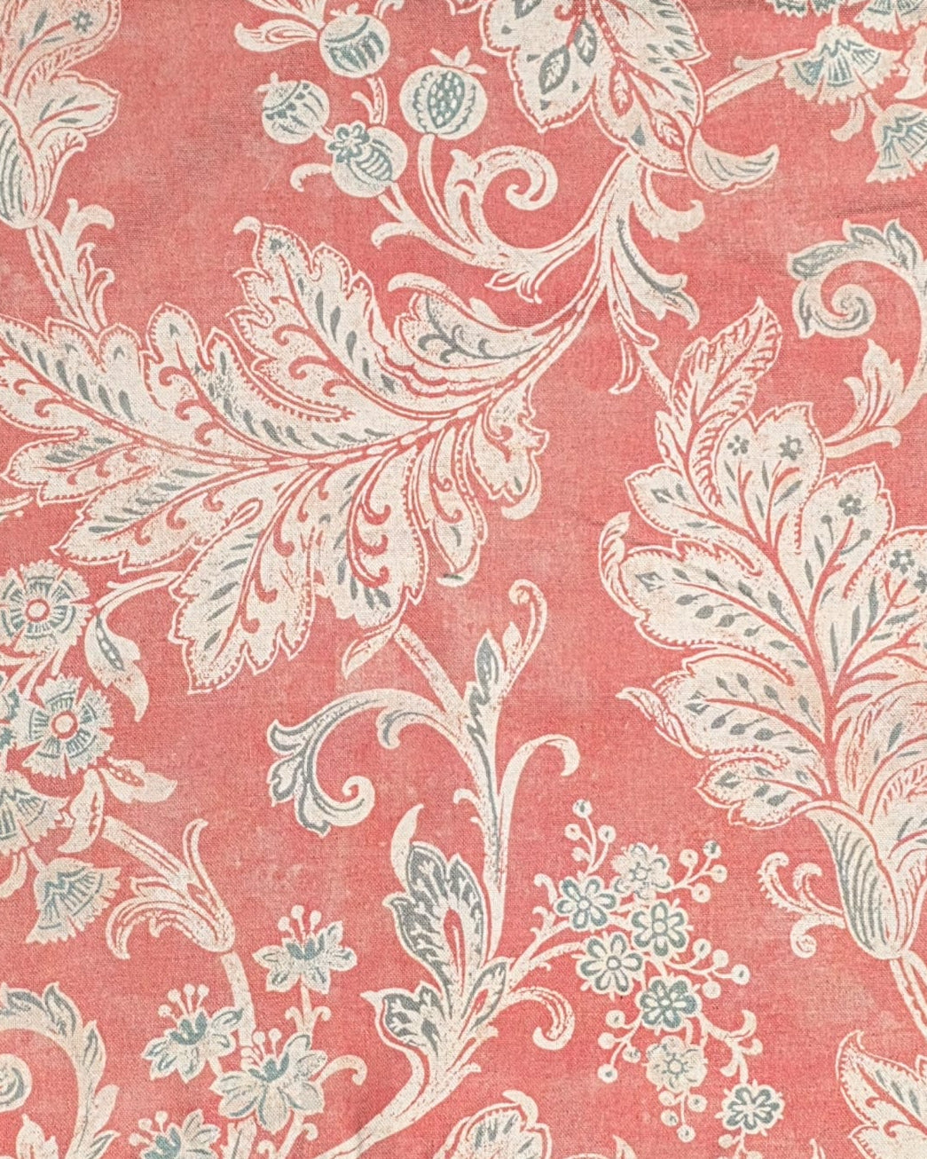 Mbulese tavoline klasik floral në nuanca rozë të pluhurosur