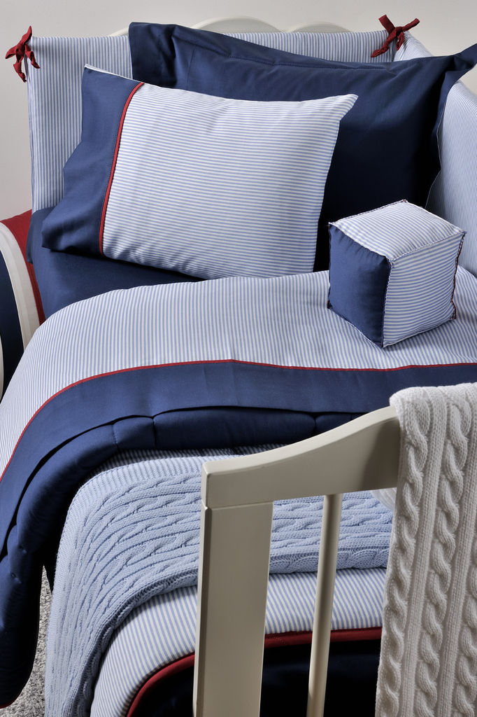 NAVY STRIPES DES.700 Set Çarçafi për Bebe
