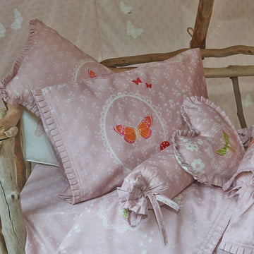 BUTTERFLY FRAME RUFFLES DES.115 Set Çarçafi për Bebe