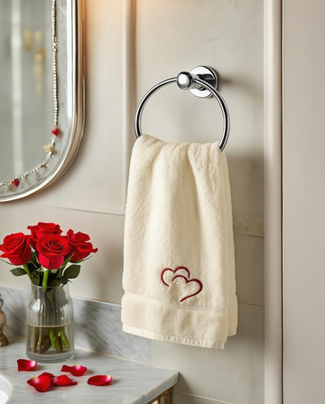 Peshqir Fytyre me Qëndisje Dekorative