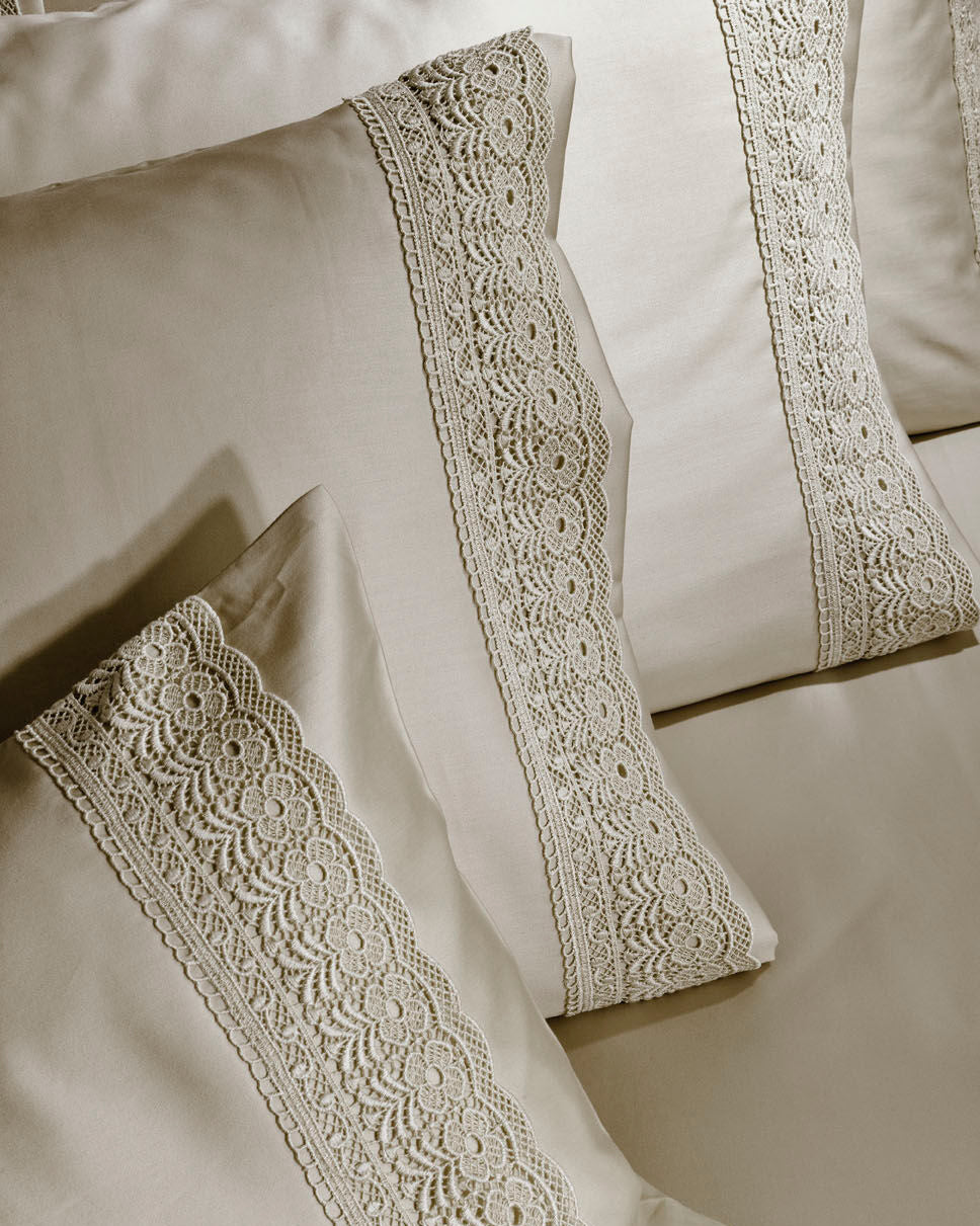 Set Carcafi Dopio me Dantellë ngjyrë Gri