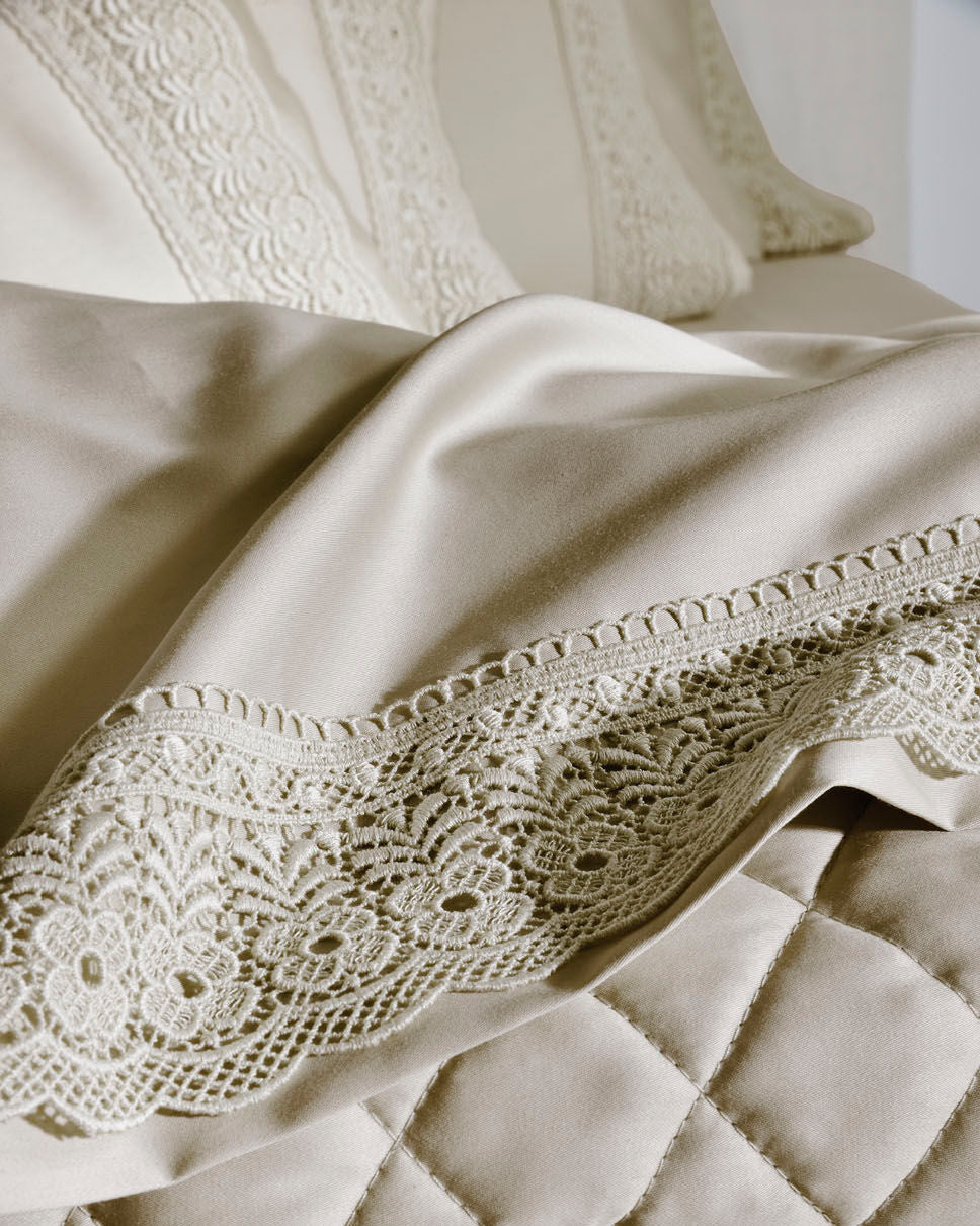 Set Carcafi Dopio me Dantellë ngjyrë Gri