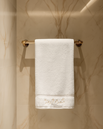 Peshqir Fytyre me Qëndisje Dekorative