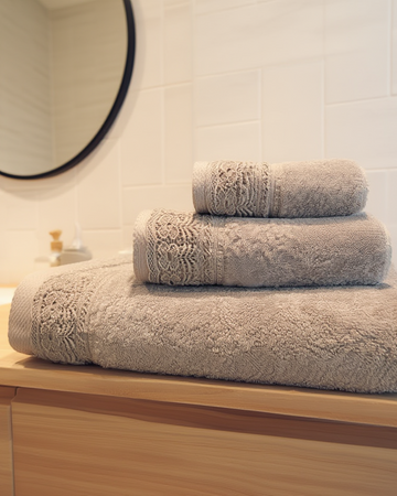 Set Peshqiri me Dantellë ngjyrë gri