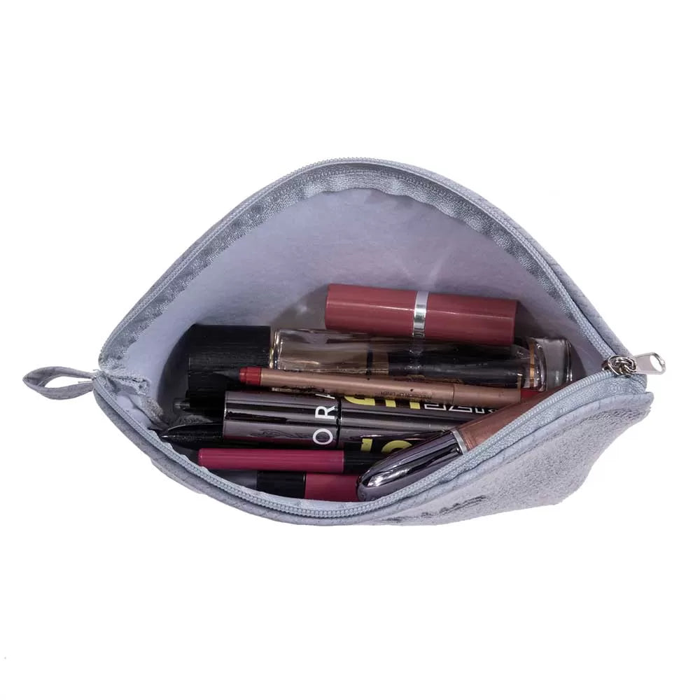 Çantë praktike prej materiali peshqiri në ngjyrë gri, me zinxhir