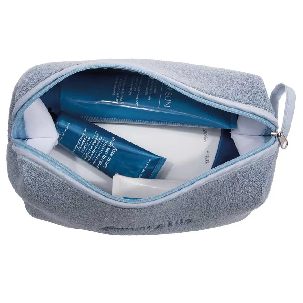 Çantë tualeti e madhe në ngjyrë blu e çelët, prej materiali peshqir