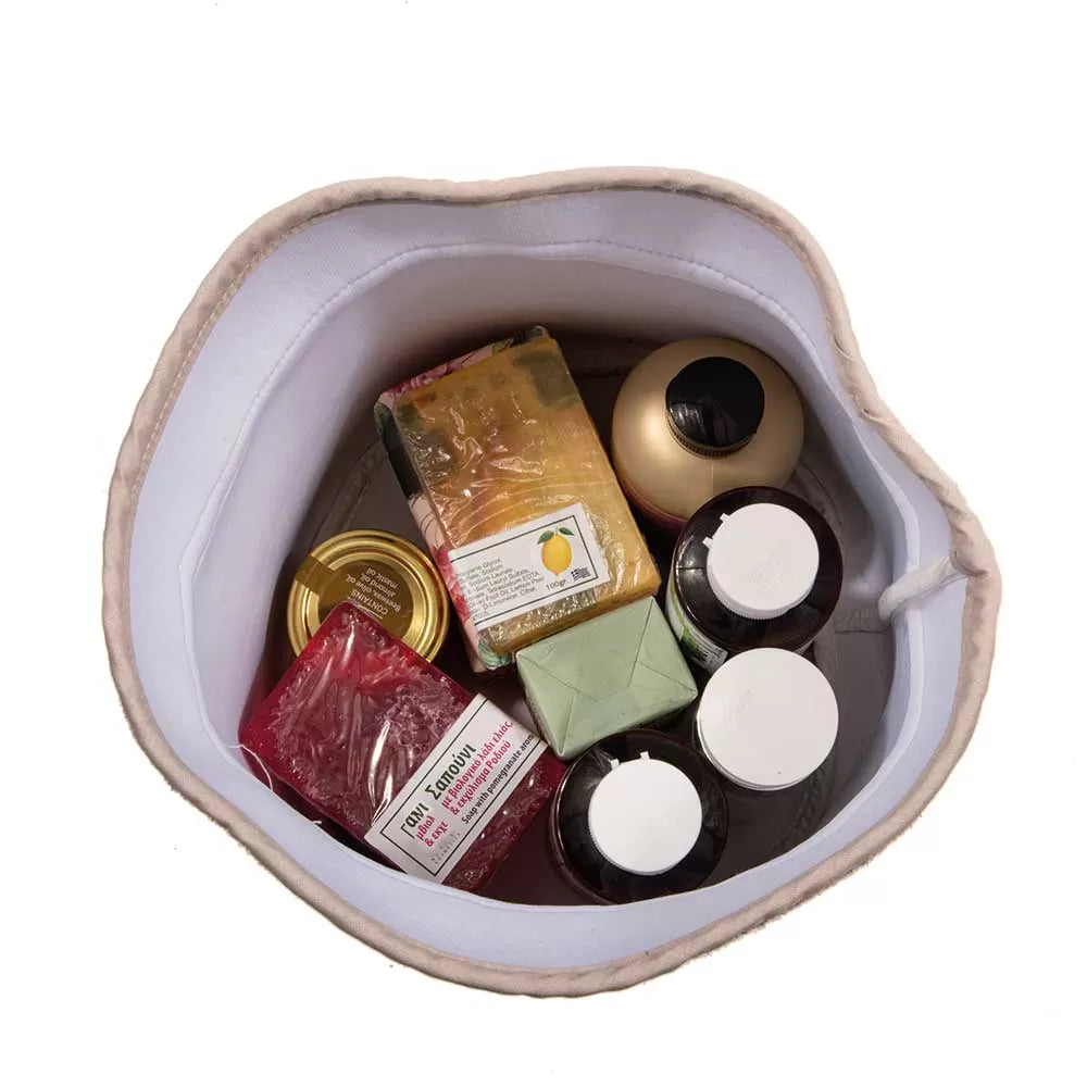 Çantë e madhe lloj “pouch” prej materiali peshqiri, në ngjyrë kafe