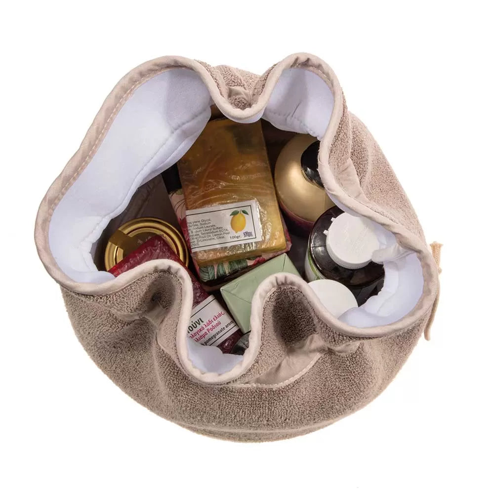 Çantë e madhe lloj “pouch” prej materiali peshqiri, në ngjyrë kafe