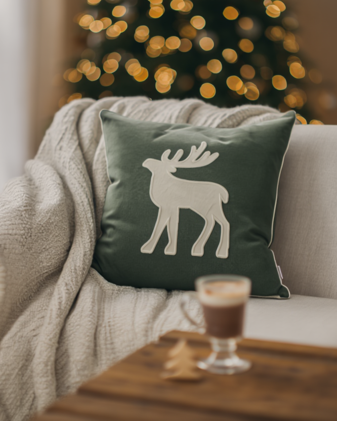 Jastëk dekorativ festiv me qëndisje dhe kordon