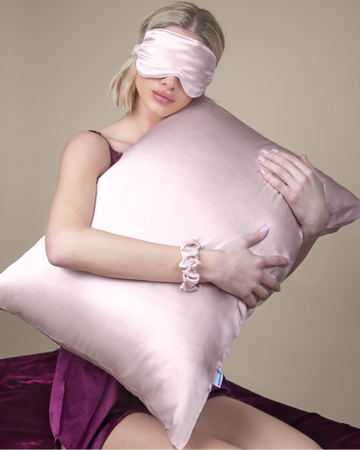 Set Gjumi prej 100% Mulberry Silk