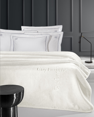 Batanije Logo Velur Guy Laroche Paris