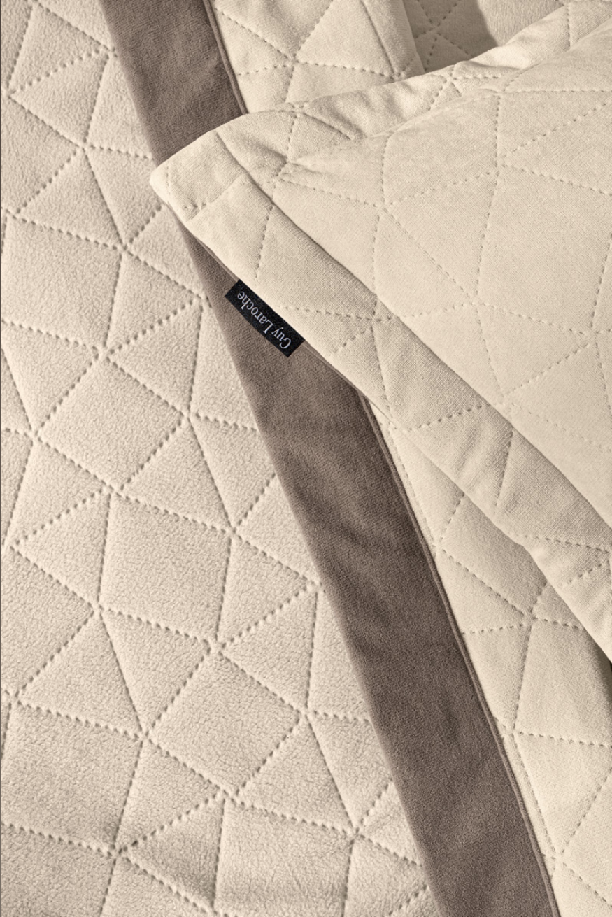 Mbulesë Divani dhe Këllëf Jastëku Avalon