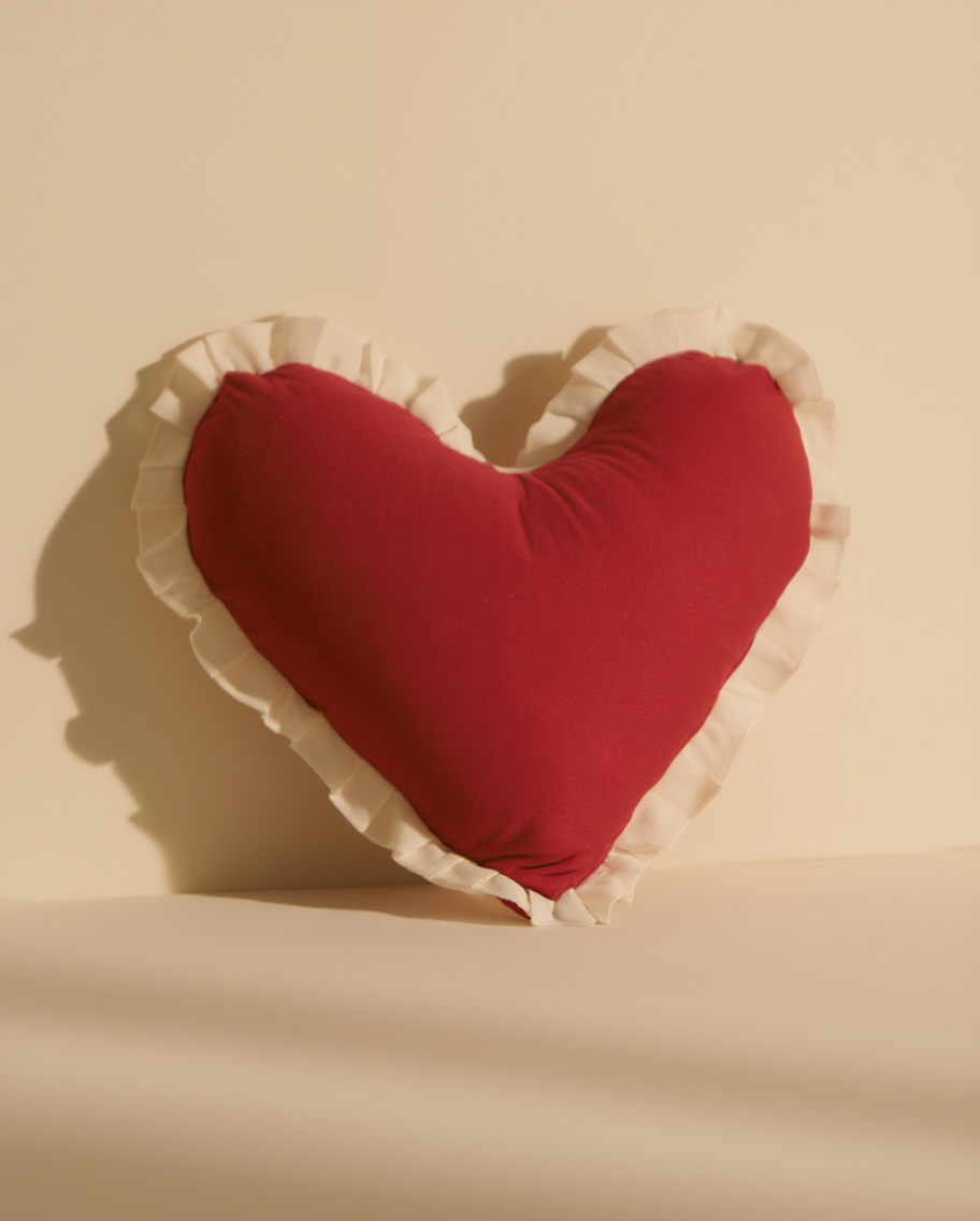 Jastëk dekorativ festiv në formë zemre
