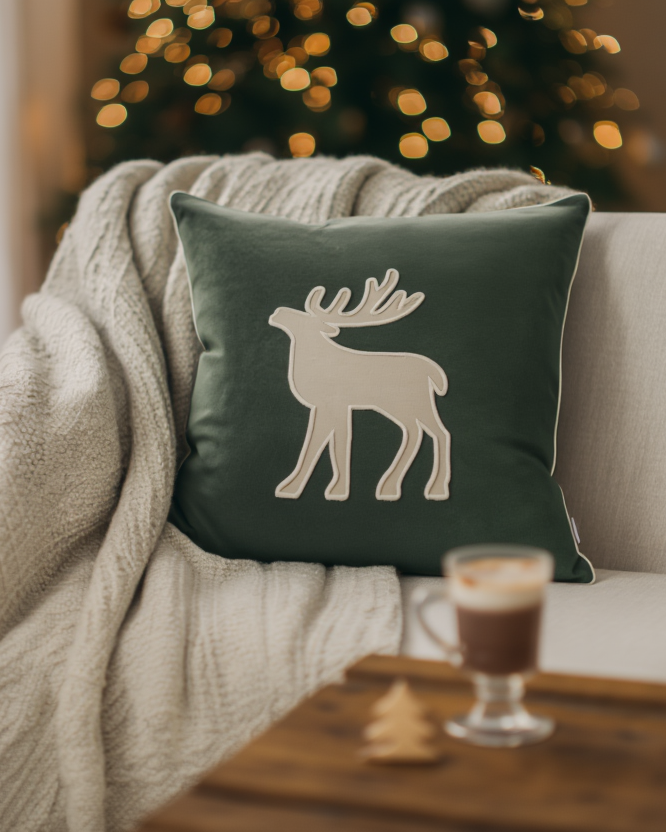 Jastëk dekorativ festiv me qëndisje dhe kordon