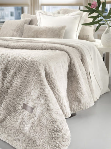 Batanije CRUSTY Ivory 220x240 + Jastëk Dekorativ, GL