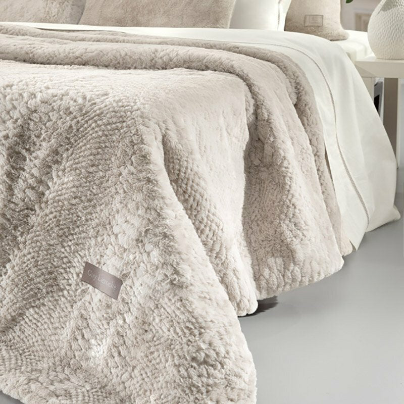 Batanije CRUSTY Ivory 220x240 + Jastëk Dekorativ, GL