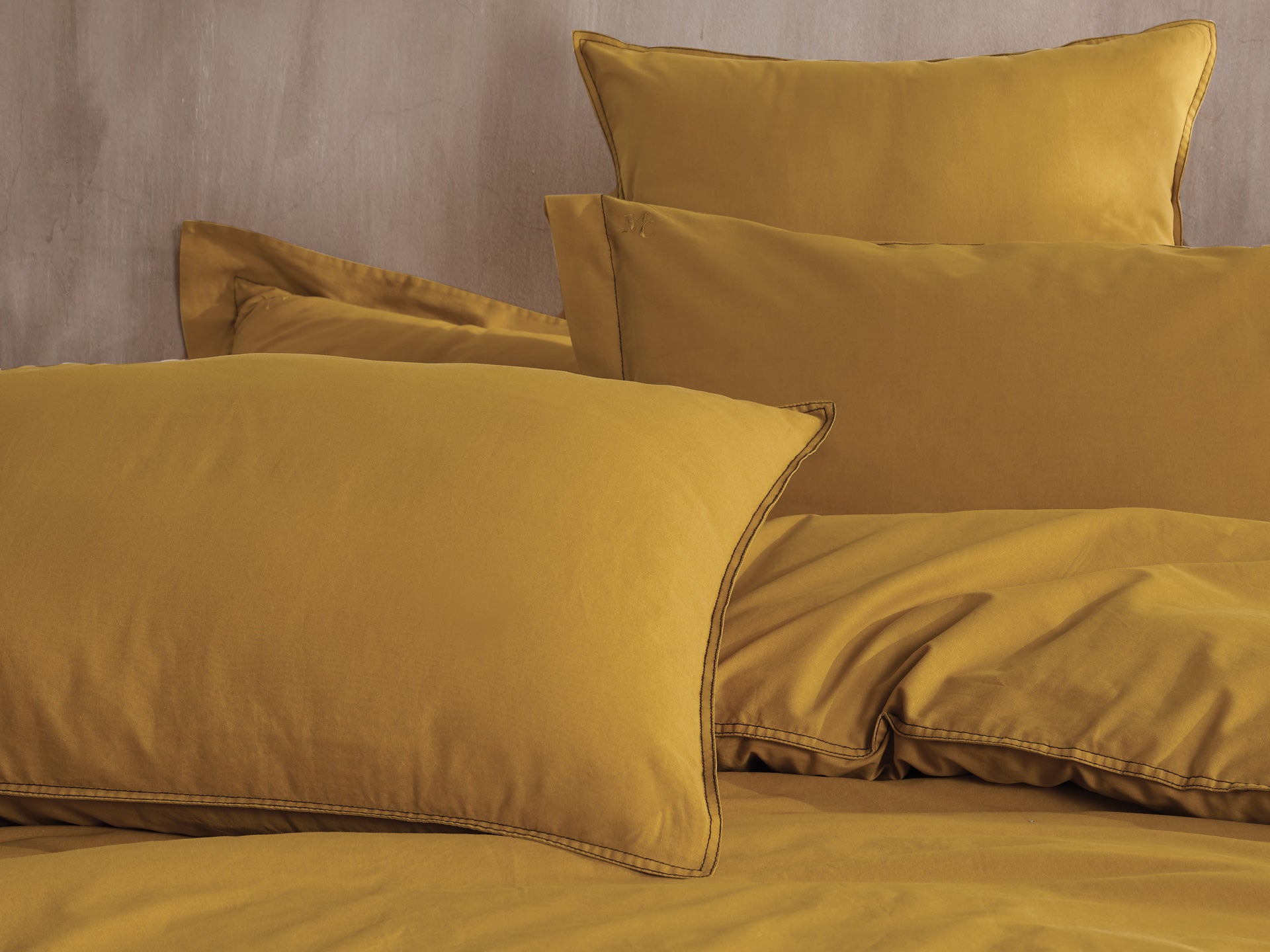 LOGAN MUSTARD Set Çarçafi Zarf